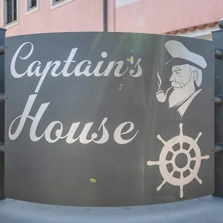 Holiday home Captain 2 Km To The *